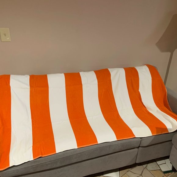 ⭐️👙40" x 72" Welspun Beach Towel Blue/White - Picture 2 of 3